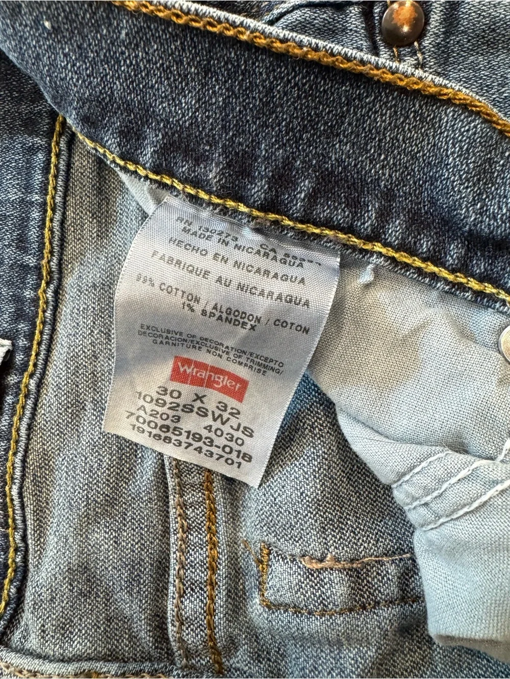 Wrangler Slim Straight Stretch Denim Jeans Women’s 8-10 / Mens 30x32